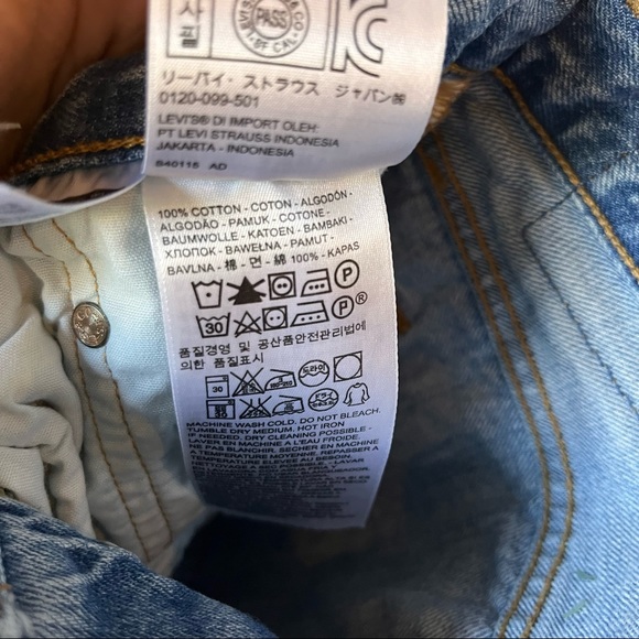 Levi’s 501s Distressed Light Blue Cropped 32 - Picture 5 of 11